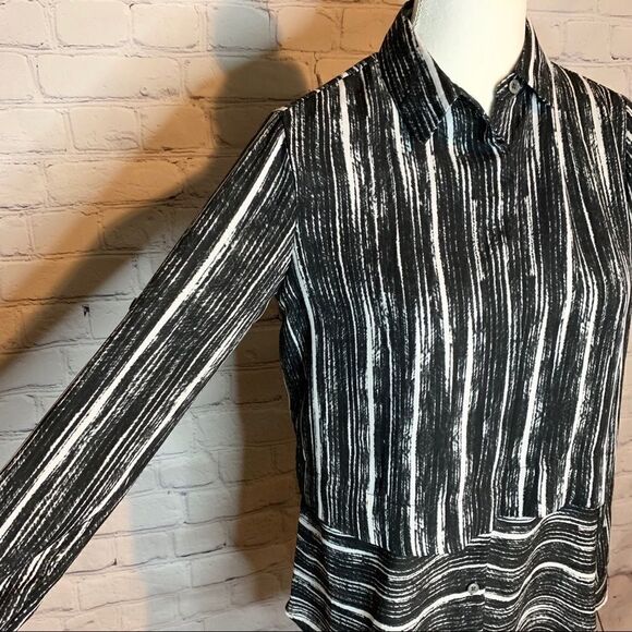 Banana Republic Long Sleeve Tiered Delany shirt - Picture 3 of 6